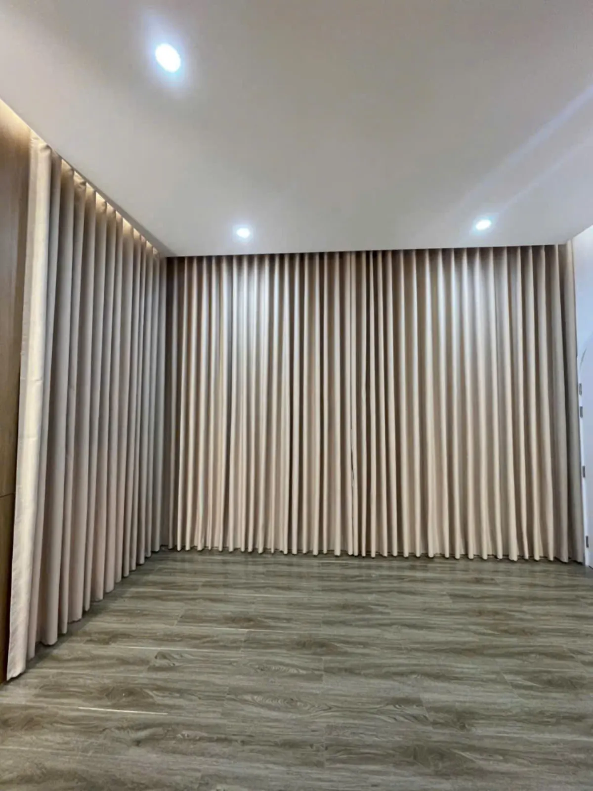 Rèm vải chống nắng thực tế may đo cho cửa sổ